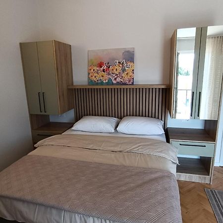 Diana Rooms And Apartments Starigrad Paklenica Dış mekan fotoğraf