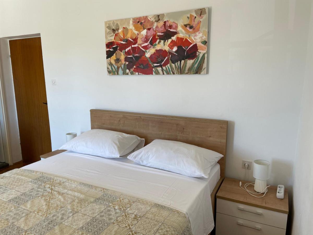 Diana Rooms And Apartments Starigrad Paklenica Dış mekan fotoğraf