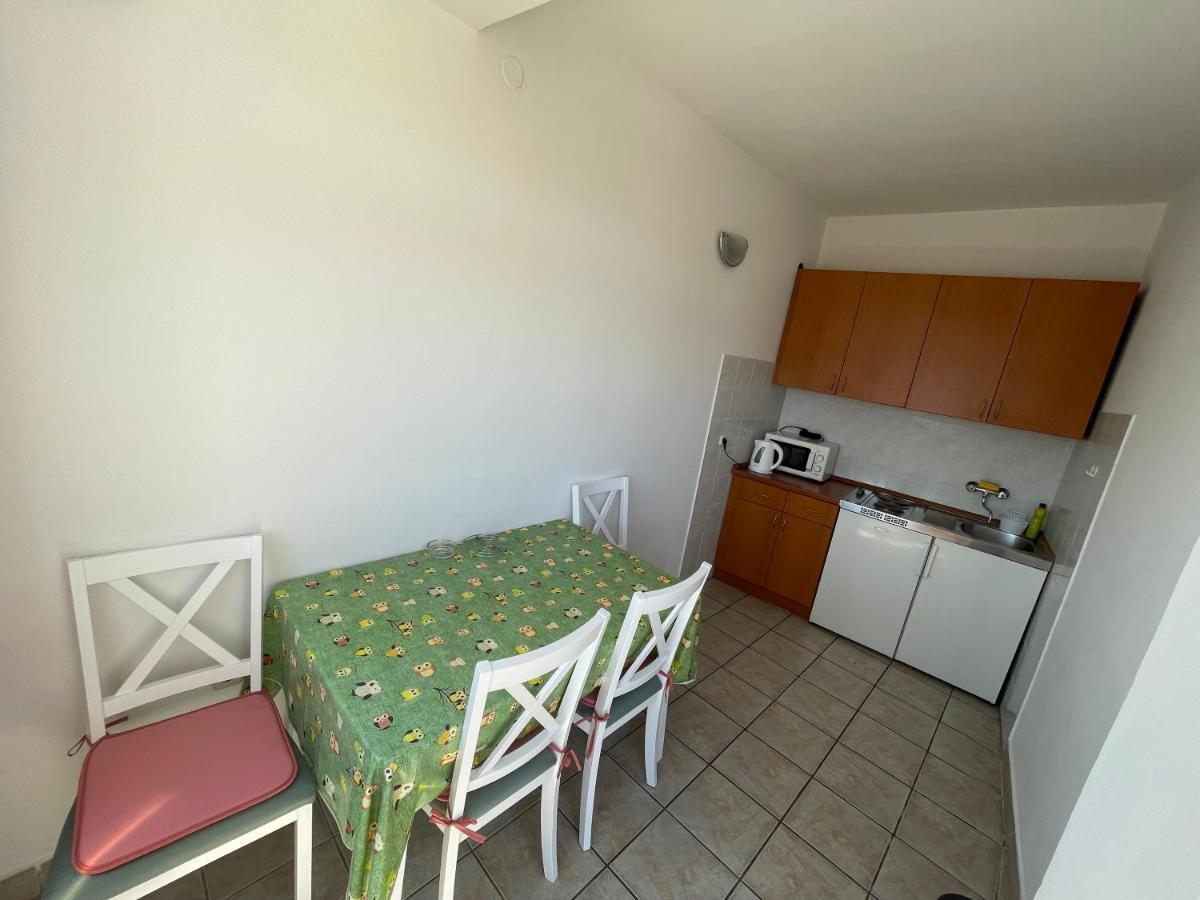Diana Rooms And Apartments Starigrad Paklenica Dış mekan fotoğraf