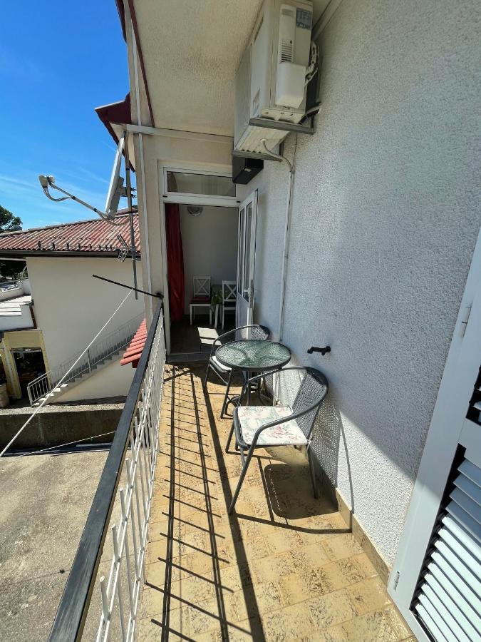Diana Rooms And Apartments Starigrad Paklenica Dış mekan fotoğraf