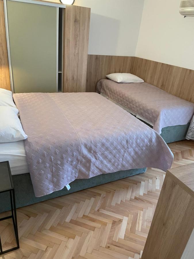 Diana Rooms And Apartments Starigrad Paklenica Dış mekan fotoğraf