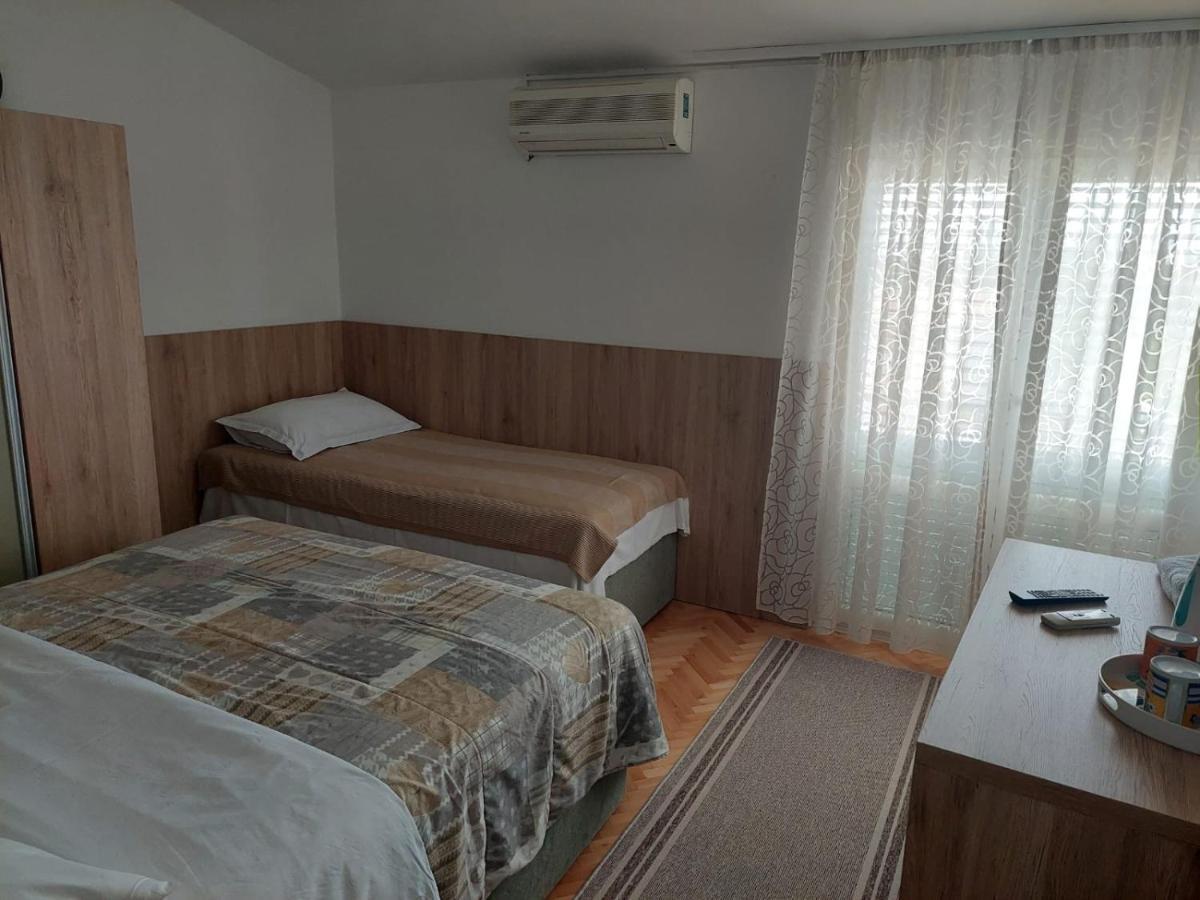 Diana Rooms And Apartments Starigrad Paklenica Dış mekan fotoğraf