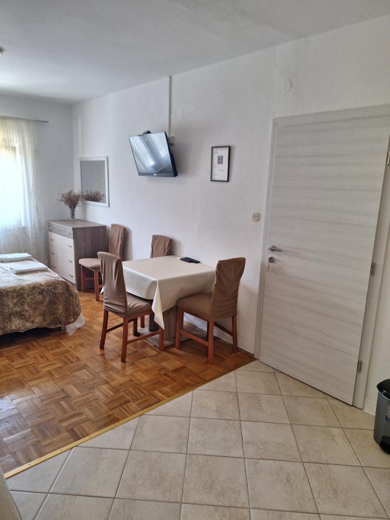 Diana Rooms And Apartments Starigrad Paklenica Dış mekan fotoğraf