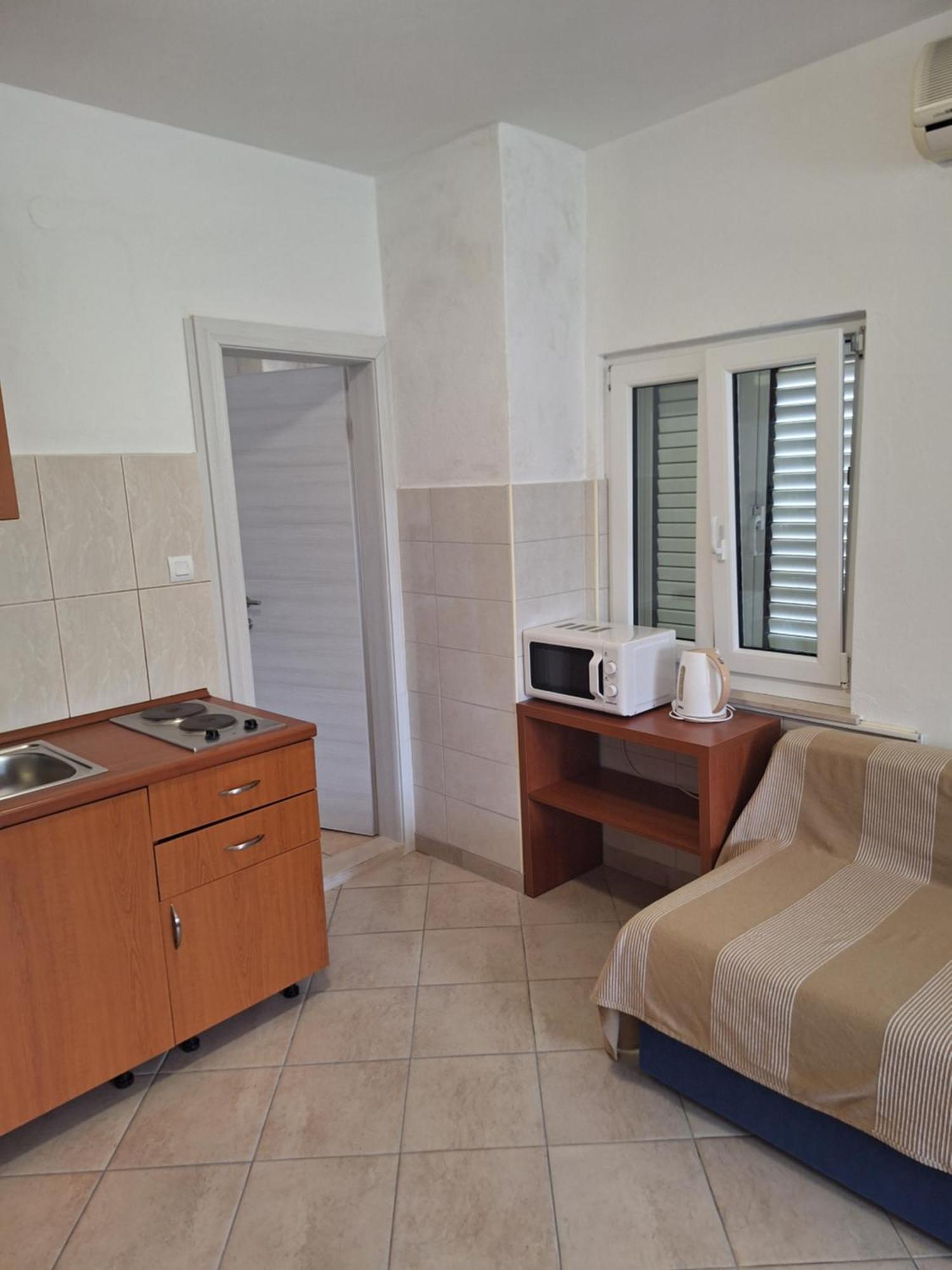 Diana Rooms And Apartments Starigrad Paklenica Dış mekan fotoğraf