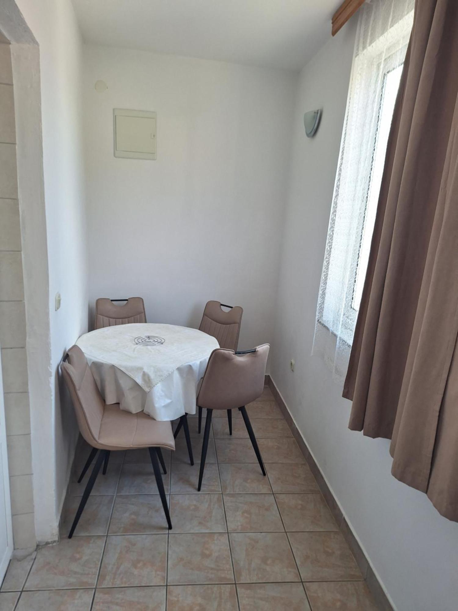 Diana Rooms And Apartments Starigrad Paklenica Dış mekan fotoğraf