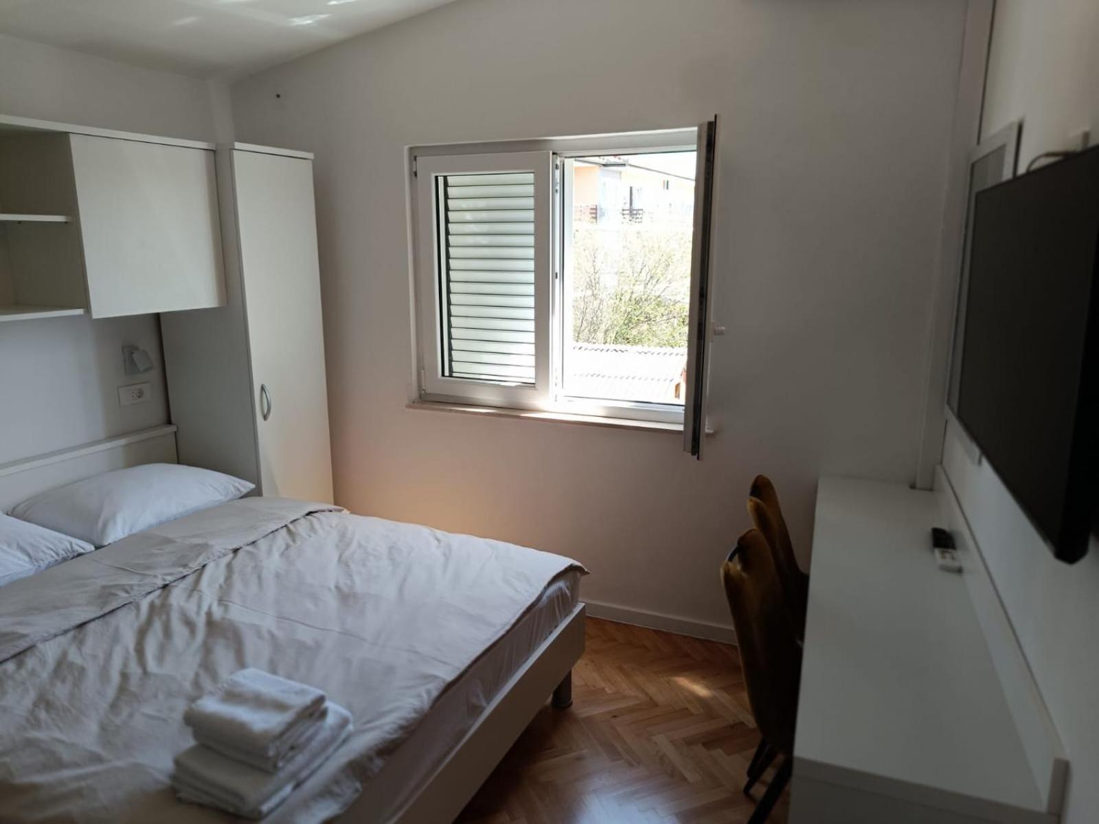 Diana Rooms And Apartments Starigrad Paklenica Oda fotoğraf