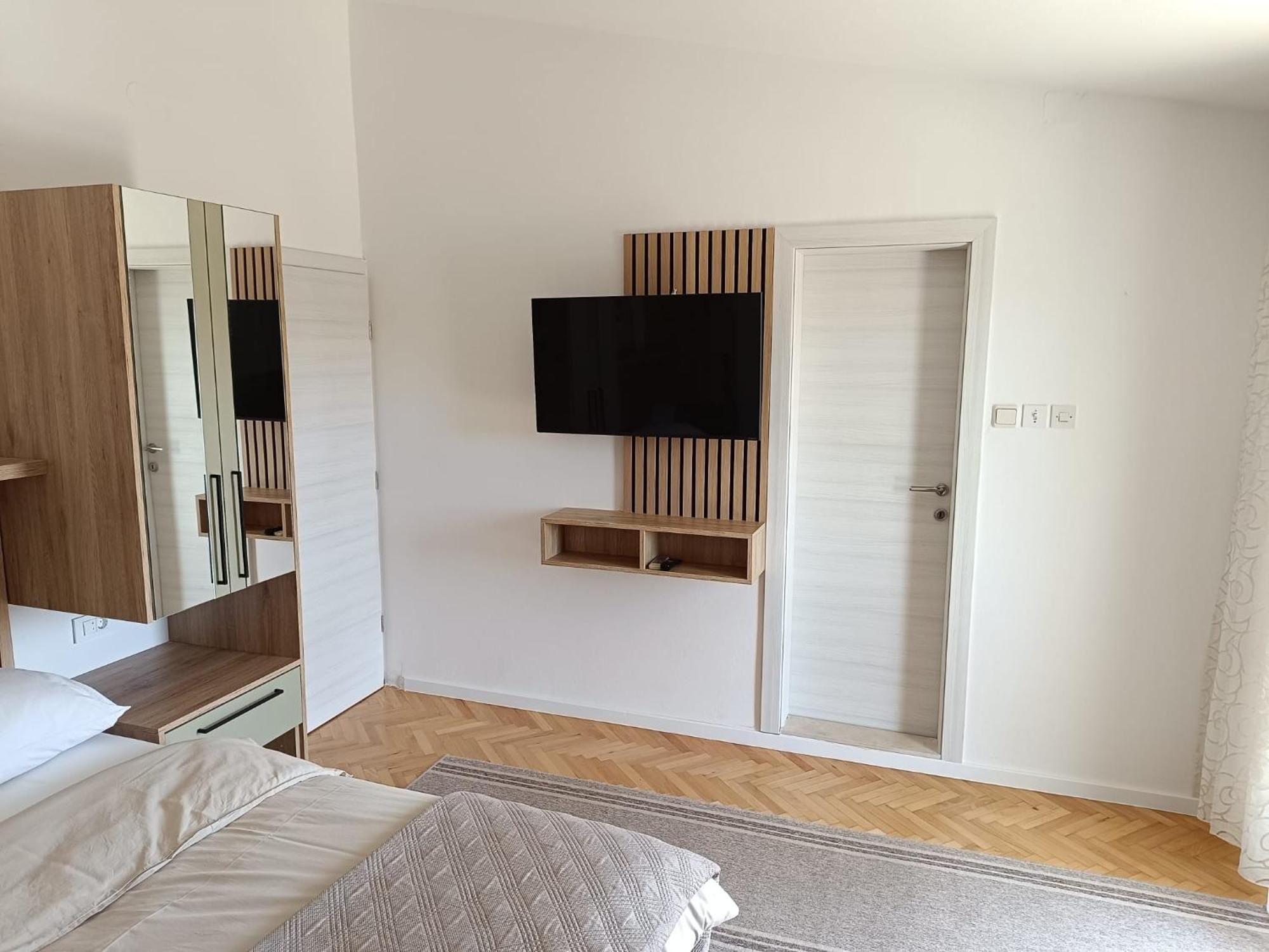 Diana Rooms And Apartments Starigrad Paklenica Dış mekan fotoğraf