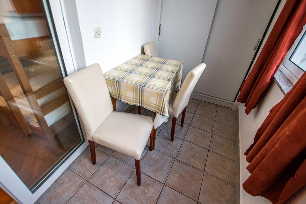 Diana Rooms And Apartments Starigrad Paklenica Dış mekan fotoğraf